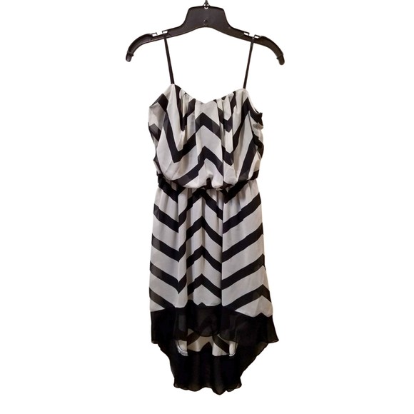 City Triangles Black White Chevron Hi-Low Dress Size S - Picture 2 of 4